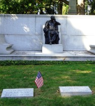Joseph Pulitzer's grave at Woodlawn